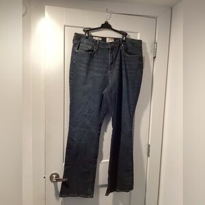 NWT Universal Thread High Rise Bootcut Size18/34R Jeans
